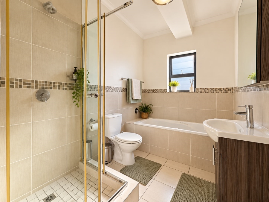 2 Bedroom Property for Sale in Kenilworth Western Cape